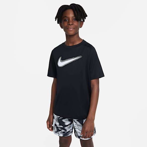 Cocuk Ustler ve Ti ortler. Nike TR